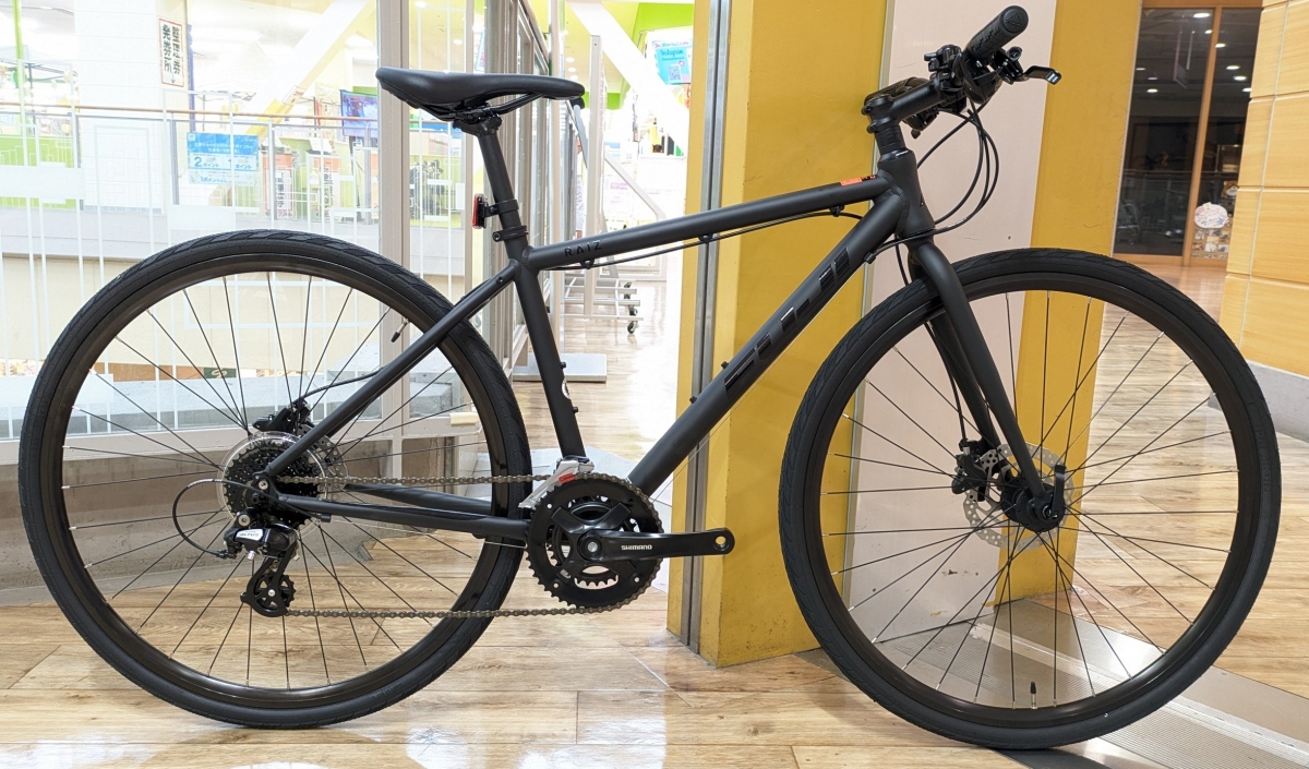 オータムフェア開催中！】マットブラックのイカしたクロスバイクが入荷