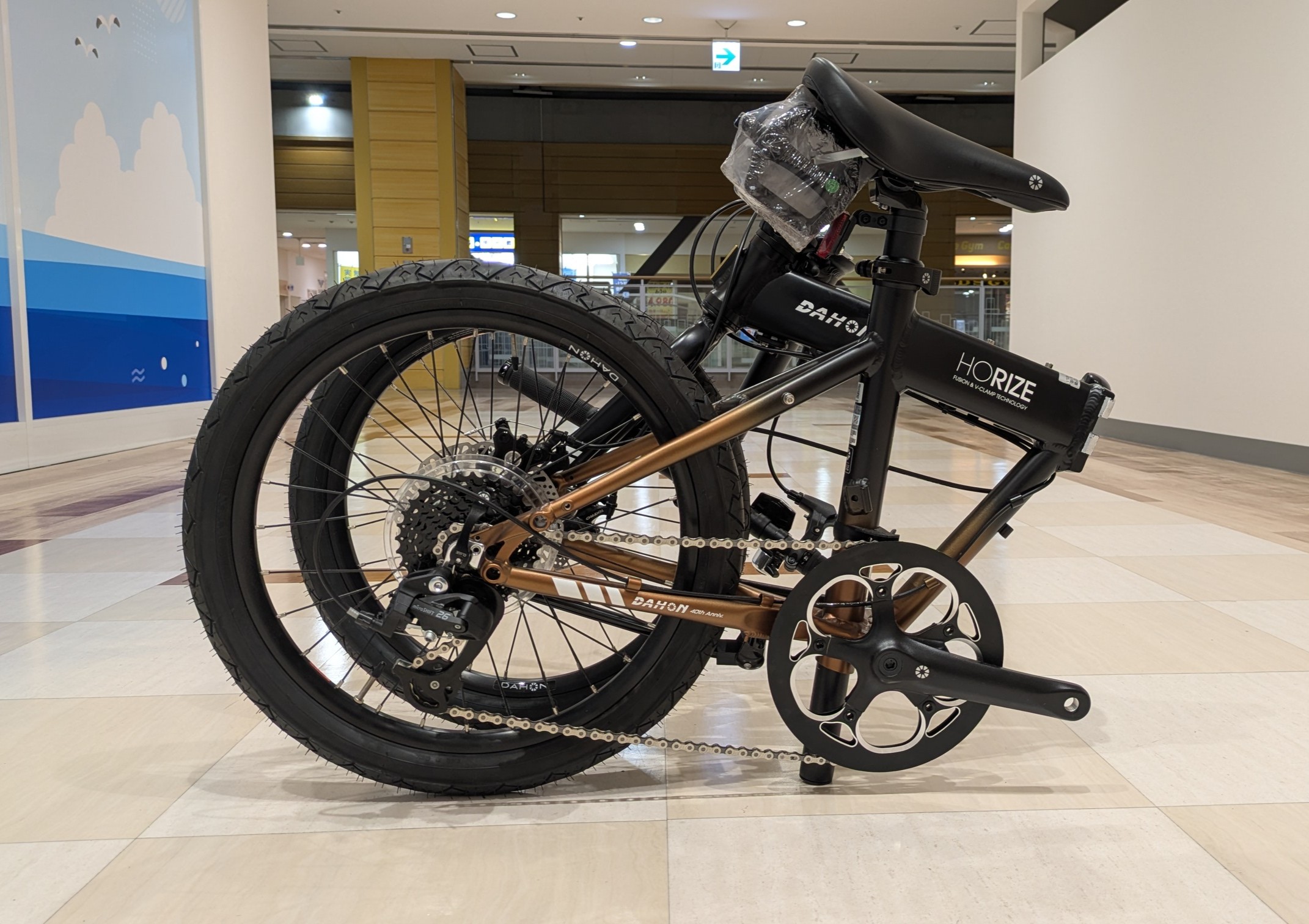 DAHON STORE】グラベルバイクみたいにタイヤが太い折りたたみ自転車