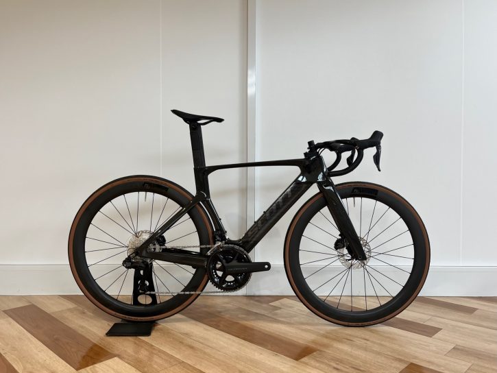 SCOTT】世界最高峰のエアロロードが在庫ございます。 | 船橋で自転車を