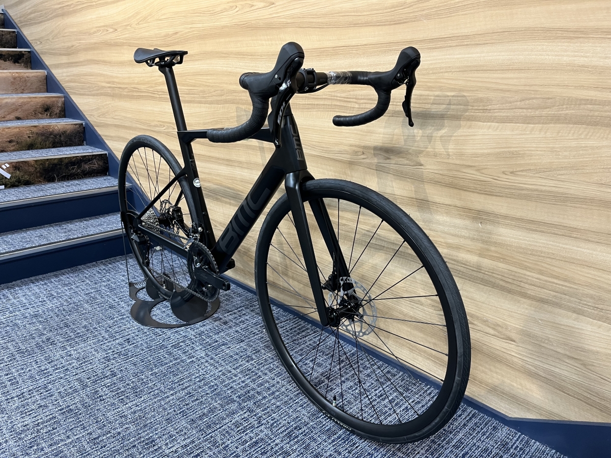 BMC】スイス製高級ロードバイク、BMC Teammachine SLR FOURが大特価