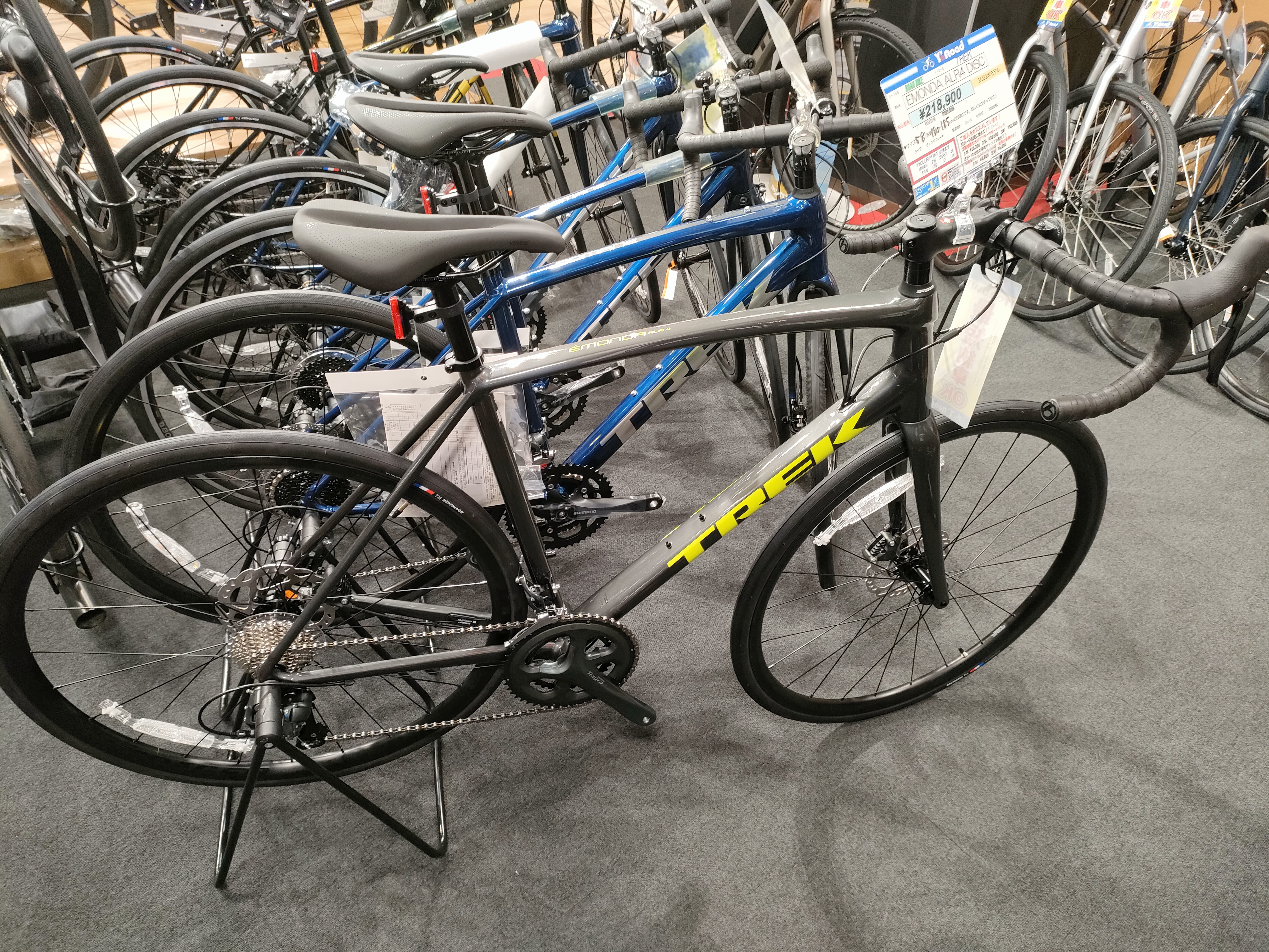 TREK】大人気軽量ロードバイクEMONDA ALR4 大きなサイズ58が入荷しま