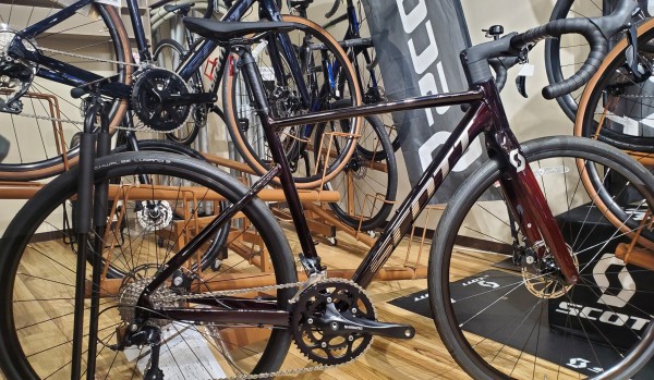 SCOTT】高級感あふれるレッドカラーのSPEEDSTER30！ロングライド向き