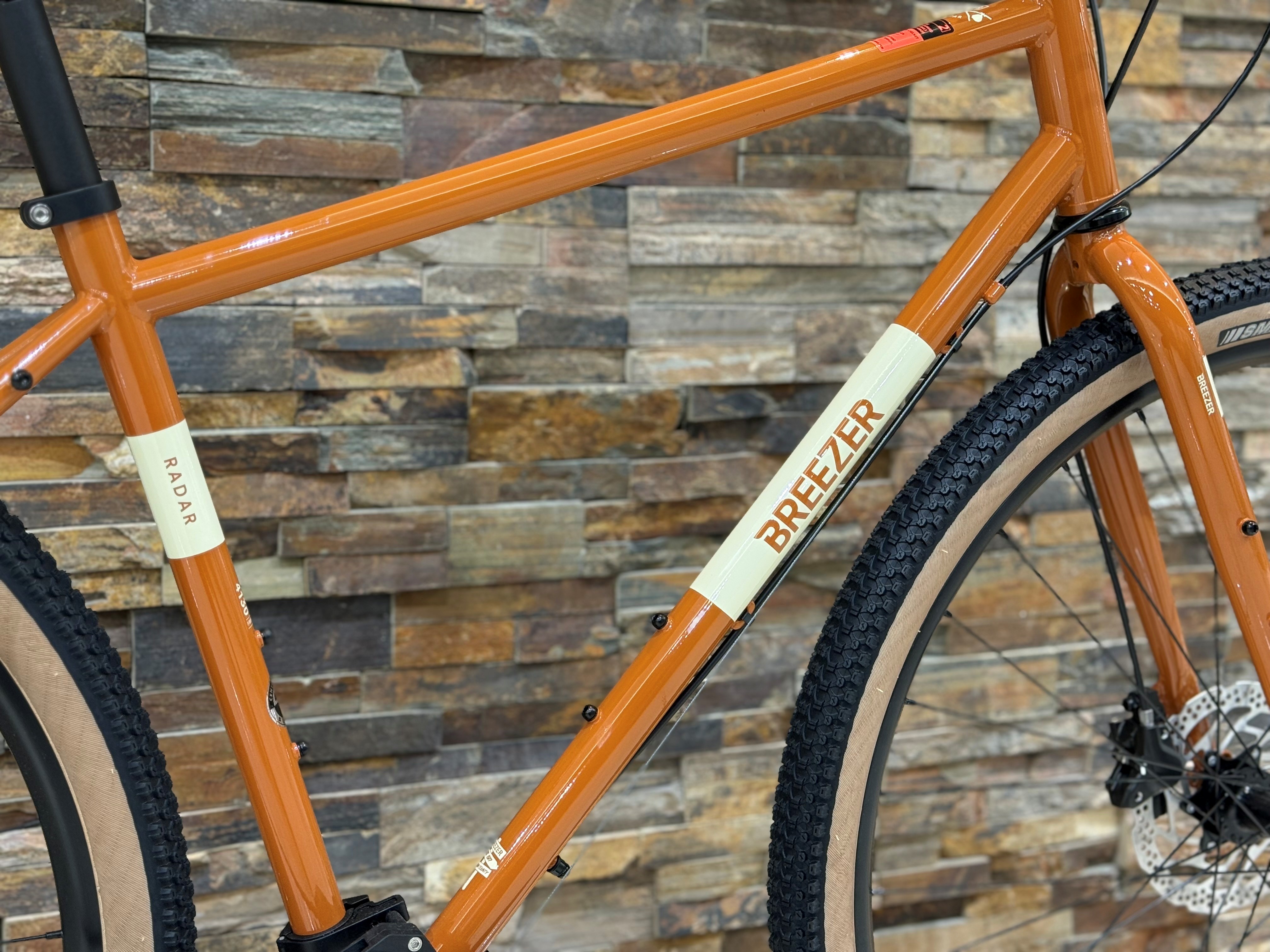 スタッフブログ】アドベンチャーバイクに憧れて…街乗りクロスバイク