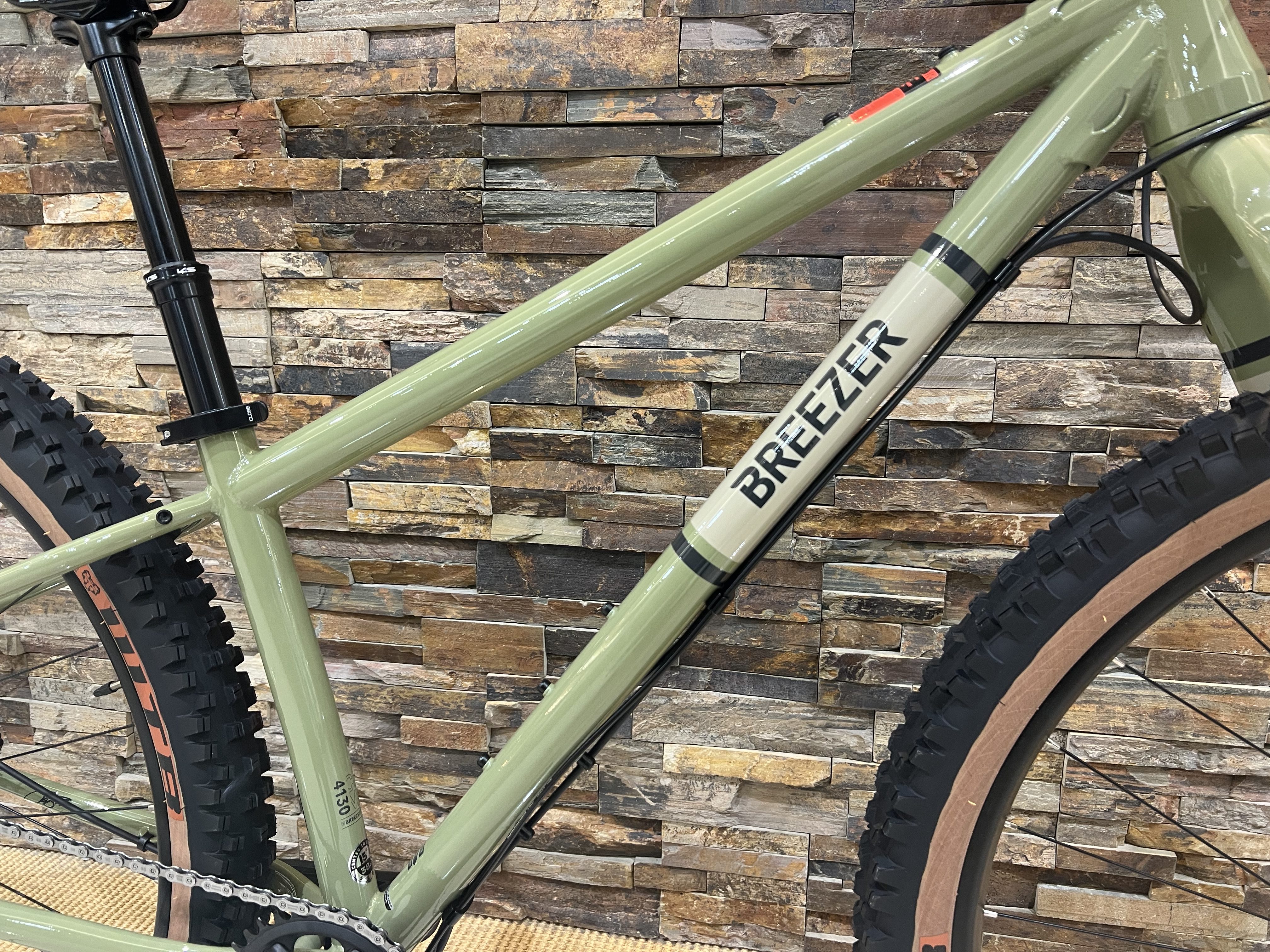 広島店限定在庫セール】クロモリ好きにはたまらないBREEZER が誇る