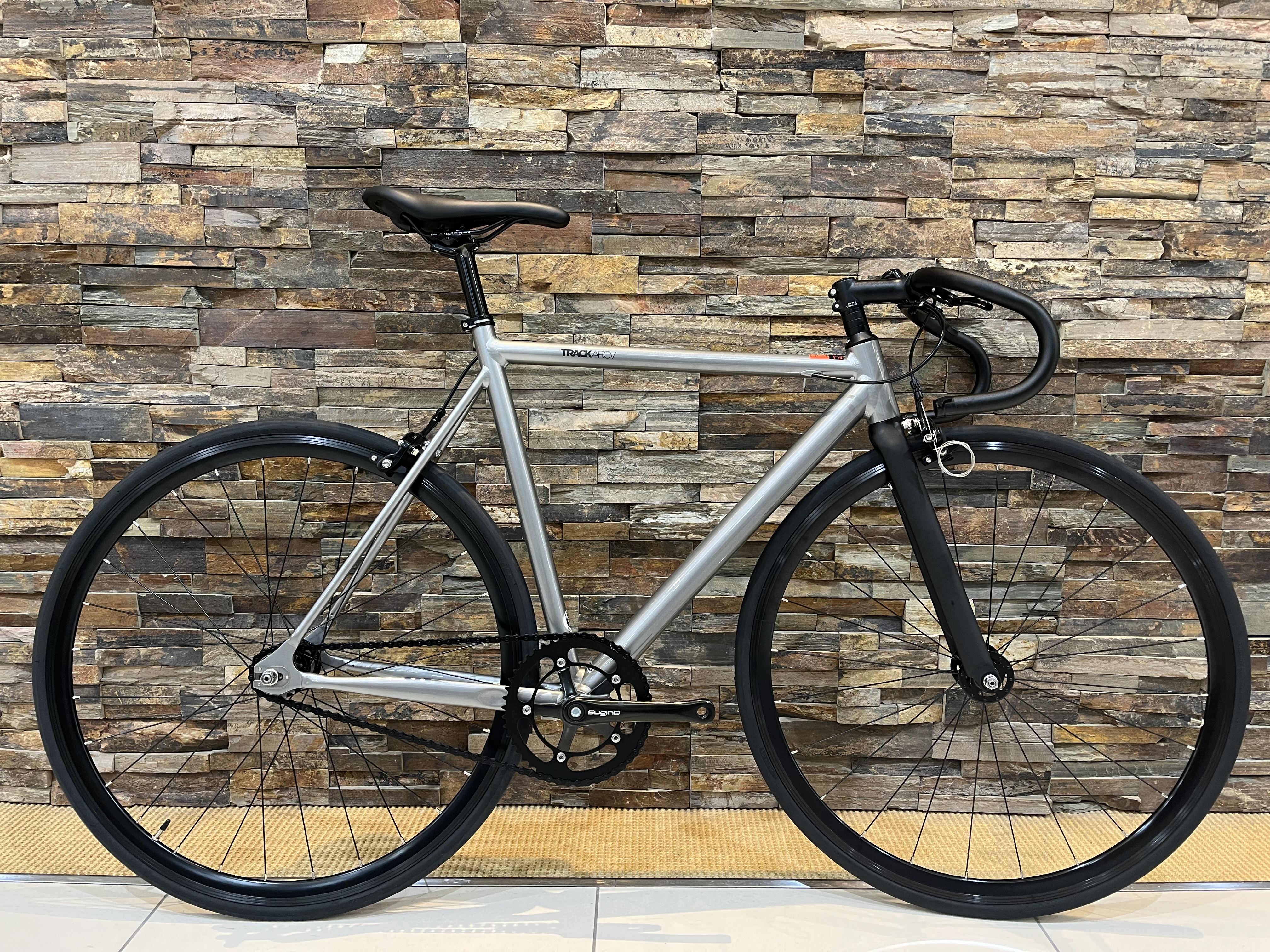 ぷちスポーツバイクデモ in 広島】The ピストと言えるフレーム！ 颯爽