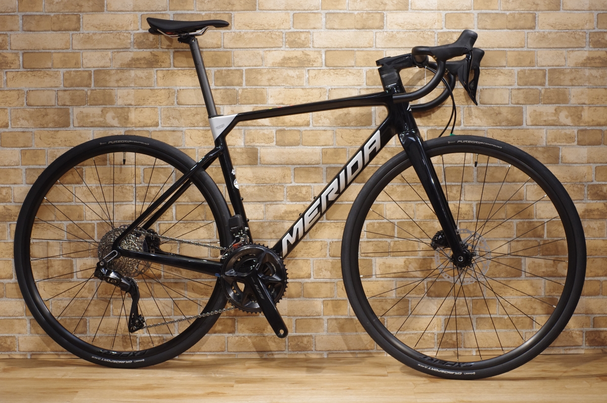 セール価格】 ”元祖軽量バイク” として名を馳せるカーボンモデルがこの