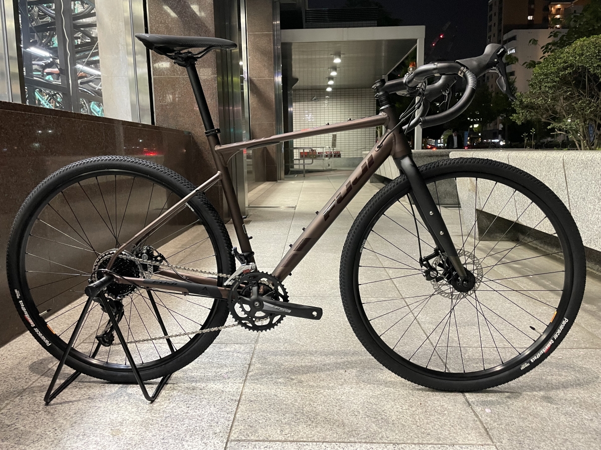 FUJI】グラベルシーンにベストマッチなカラーが入荷しました！【JARI