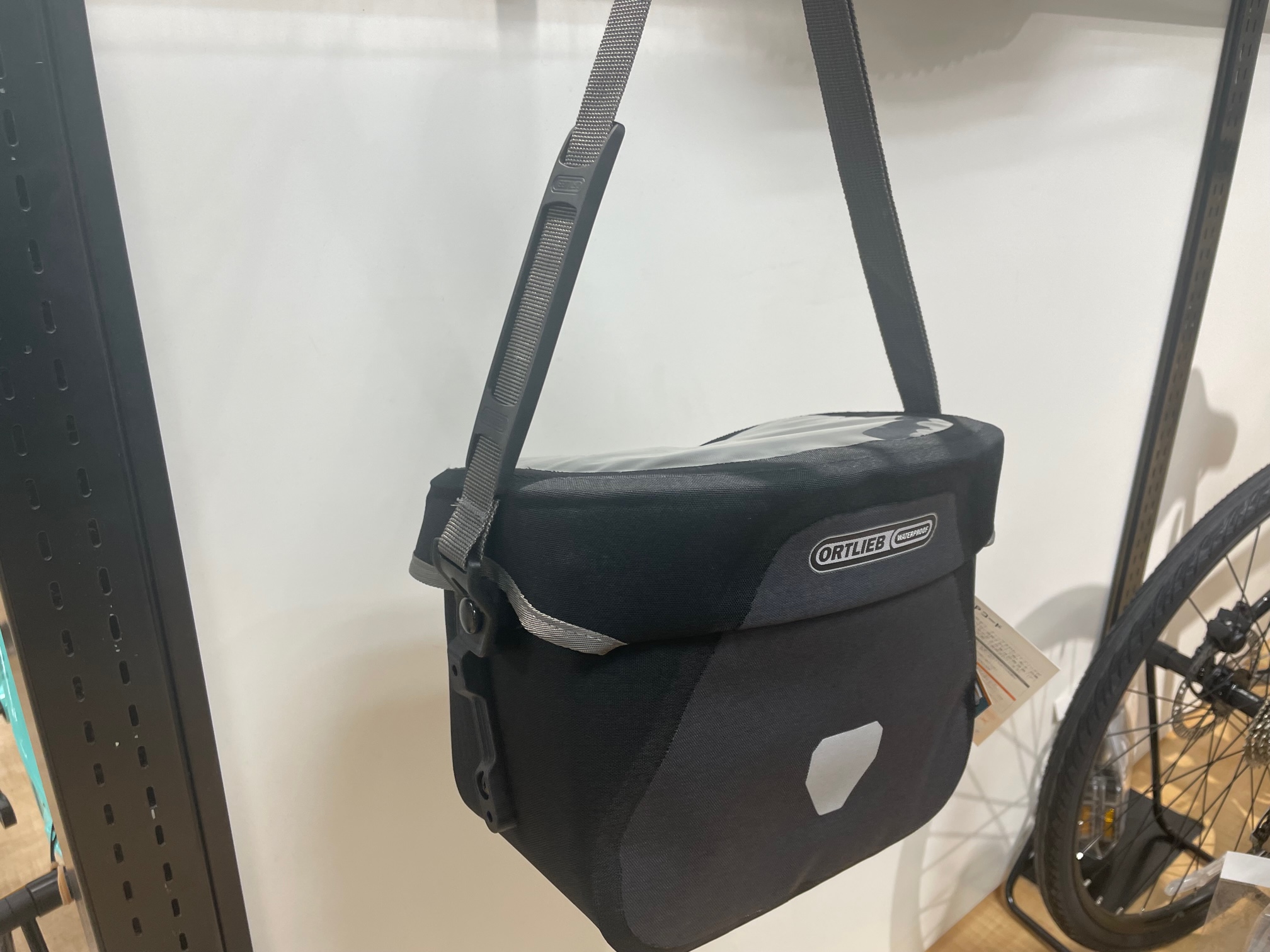 これからの雨の季節にも！着脱簡単なフロントバッグ【ORTLIEB