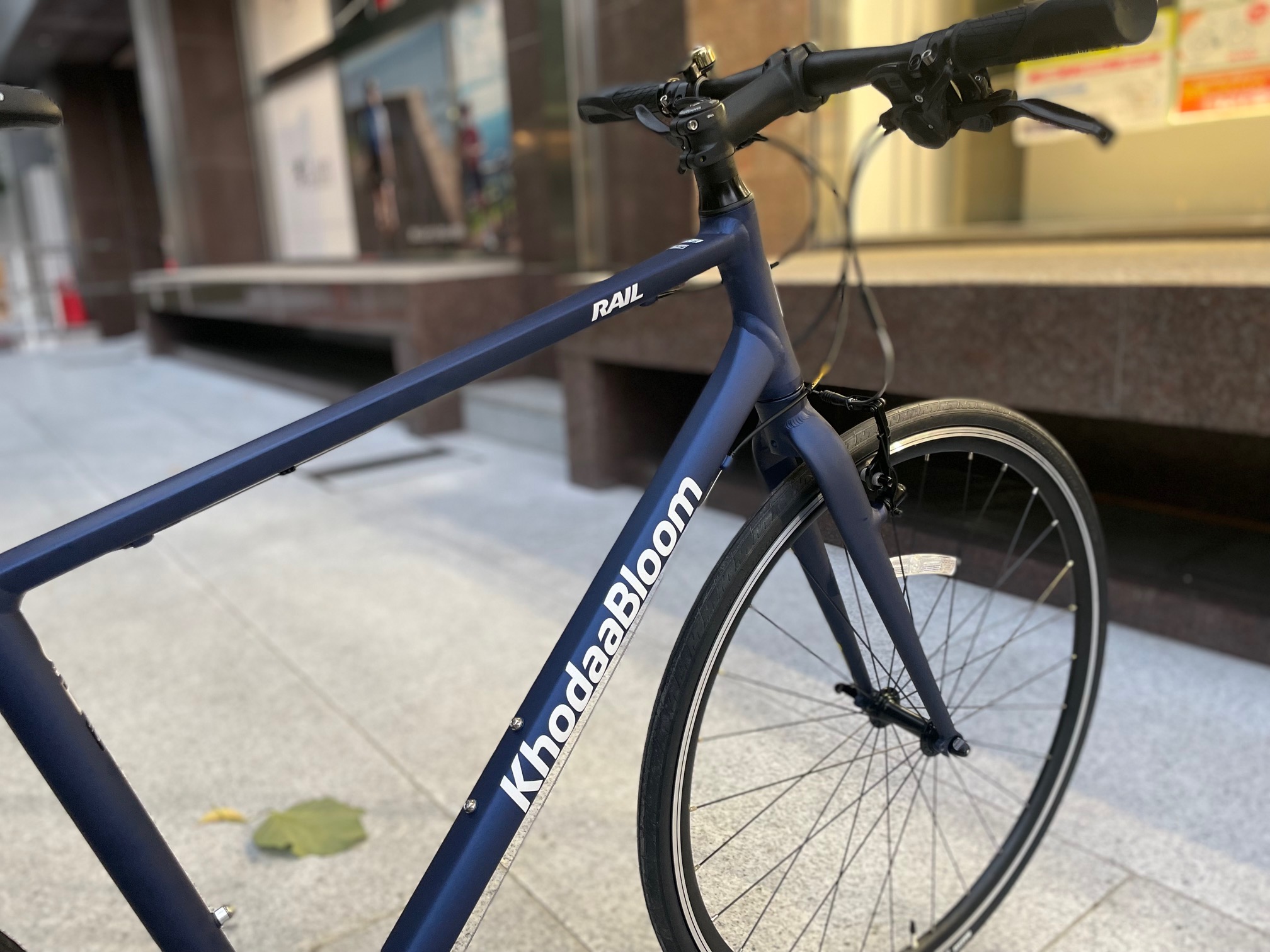 こんなに軽いの！？長距離サイクリングも街乗りも叶う軽量クロスバイク