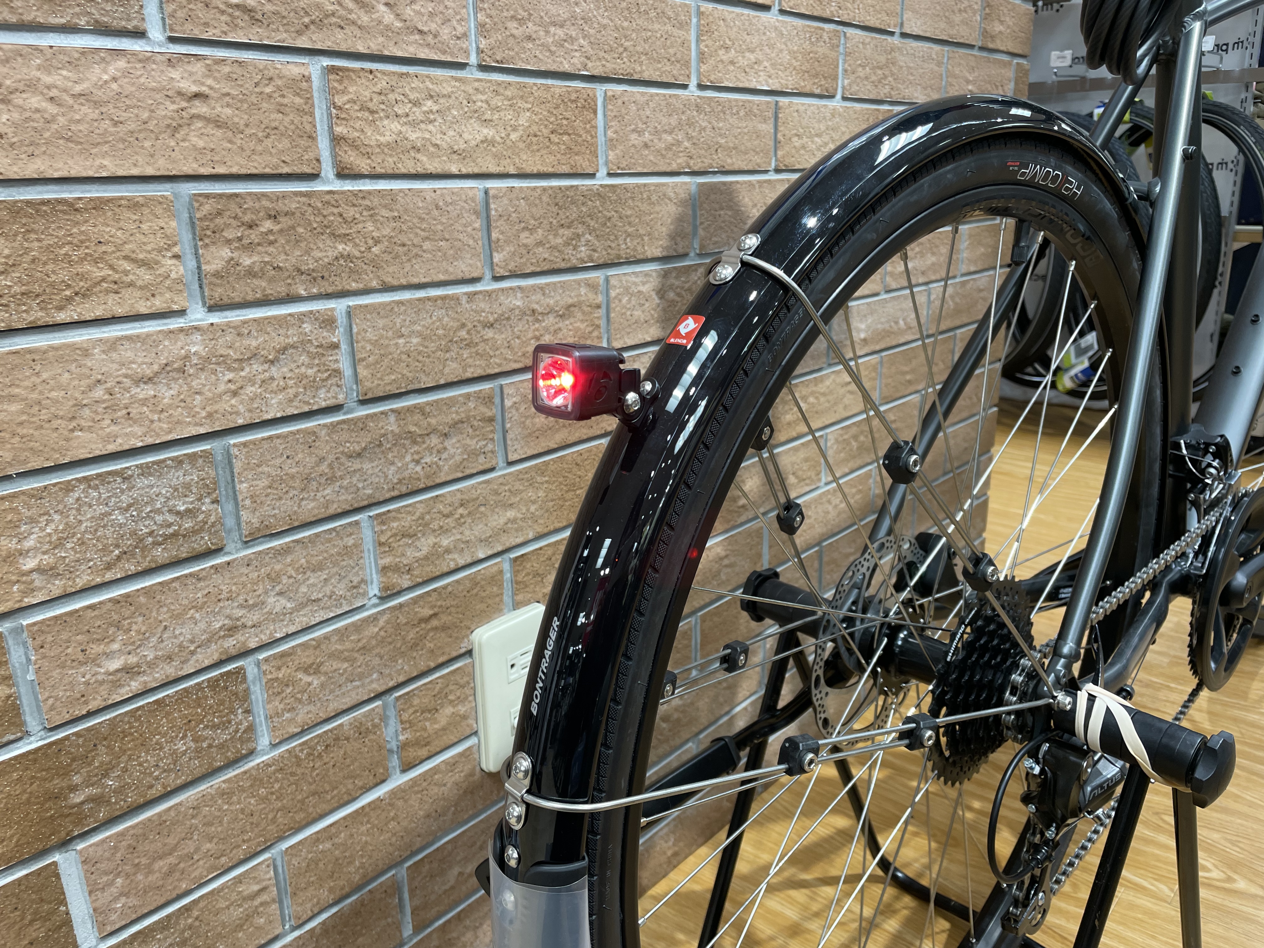 夕方早めの点灯を！コンパクトで使いやすいライトセットはいかがですか