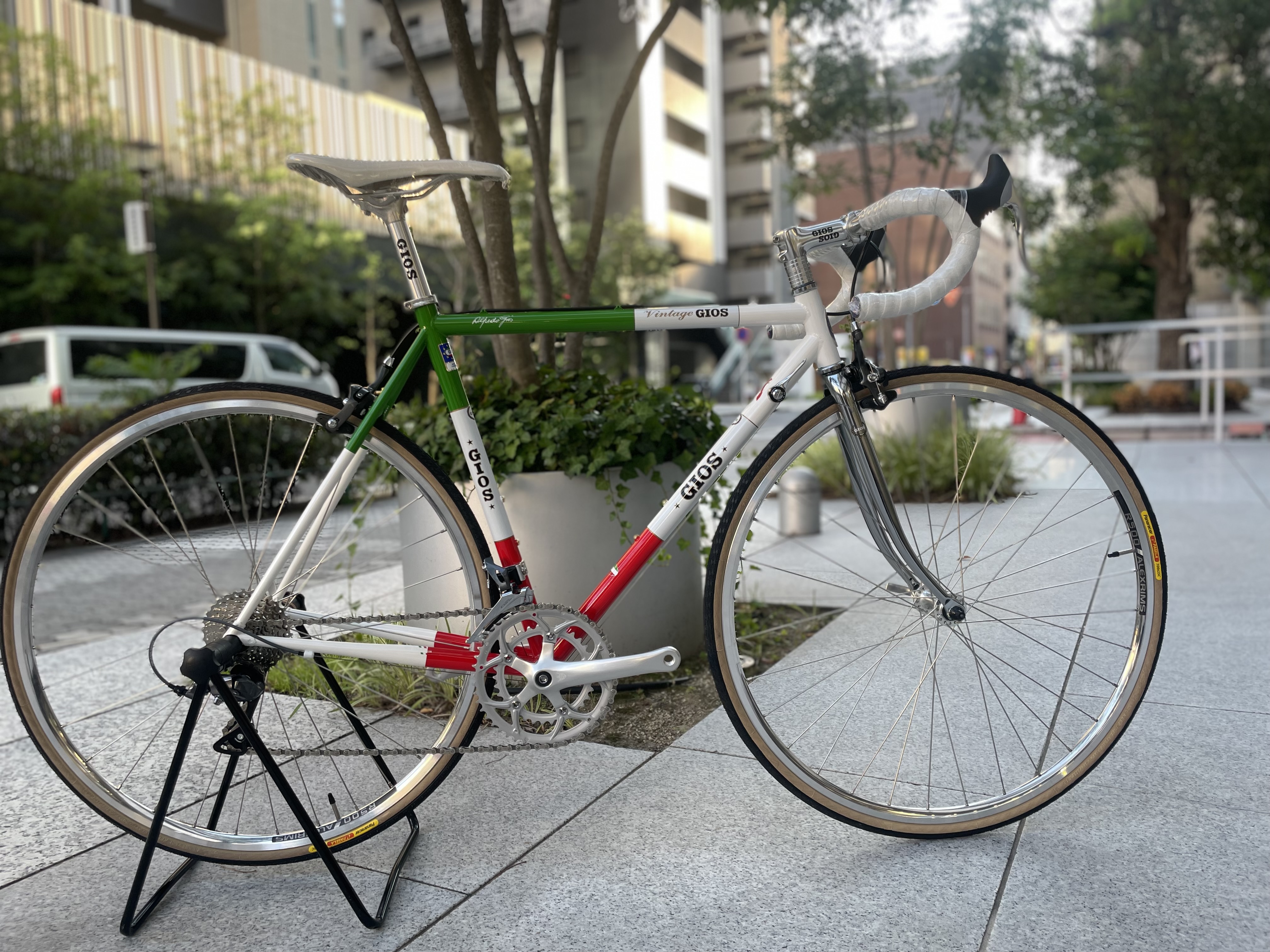 その名の通り、ビンテージ感満載！細身のフレームが魅力のクロモリ