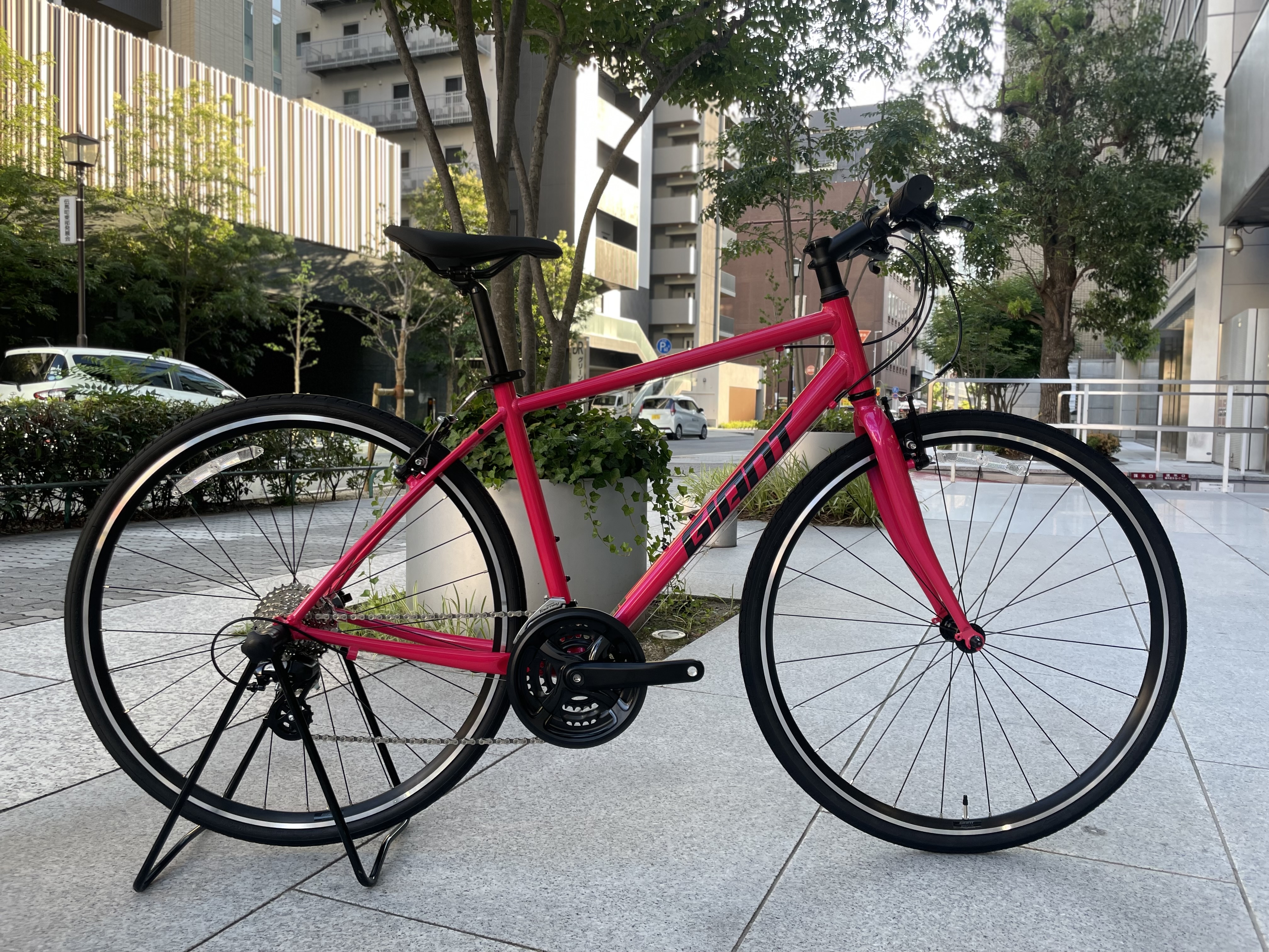 2025年モデルが早くも入荷！クロスバイクの金字塔ESCAPEシリーズが