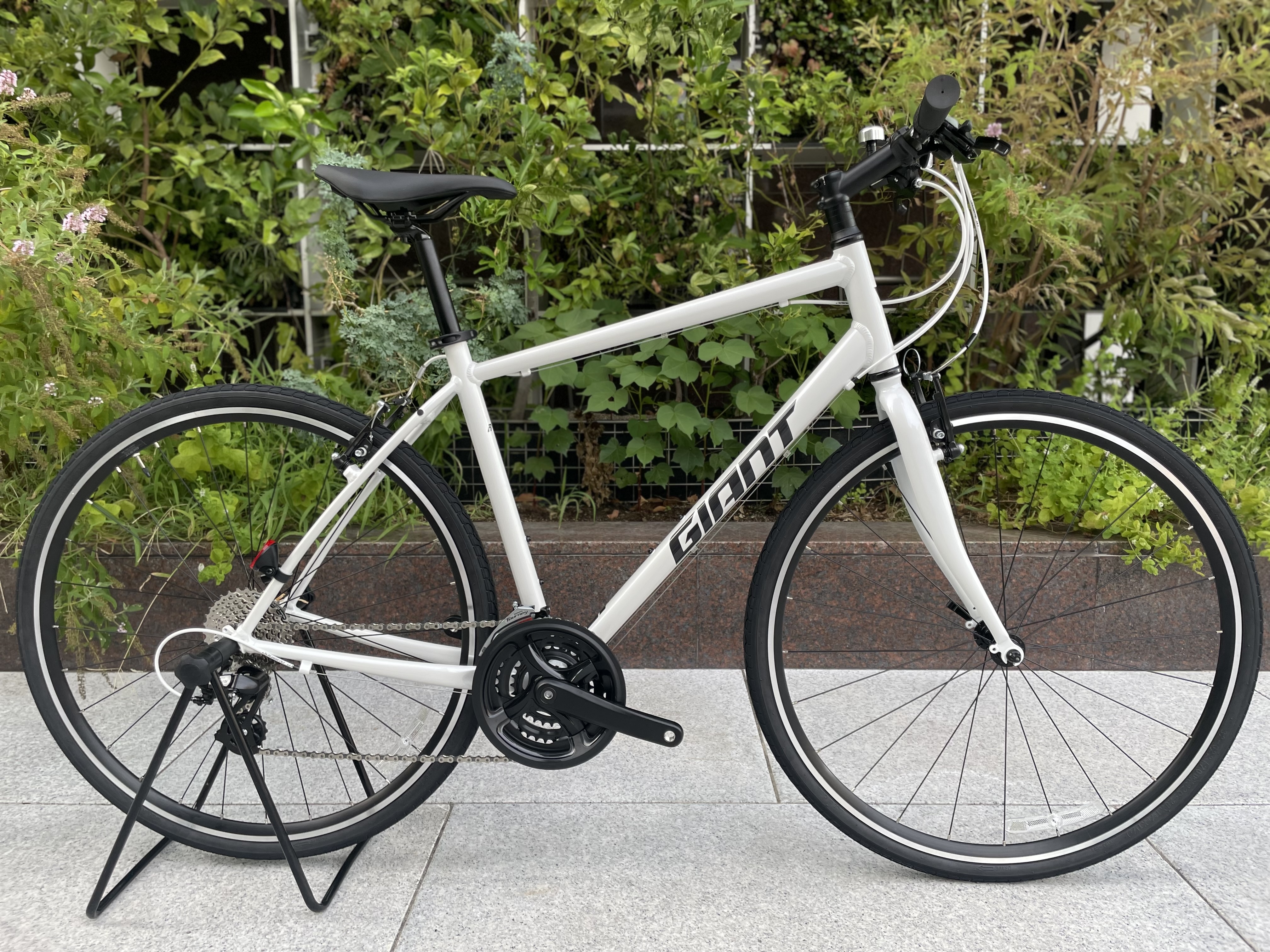 即納車増産中！大人気クロスバイクESCAPE R3、2025年モデル全カラー