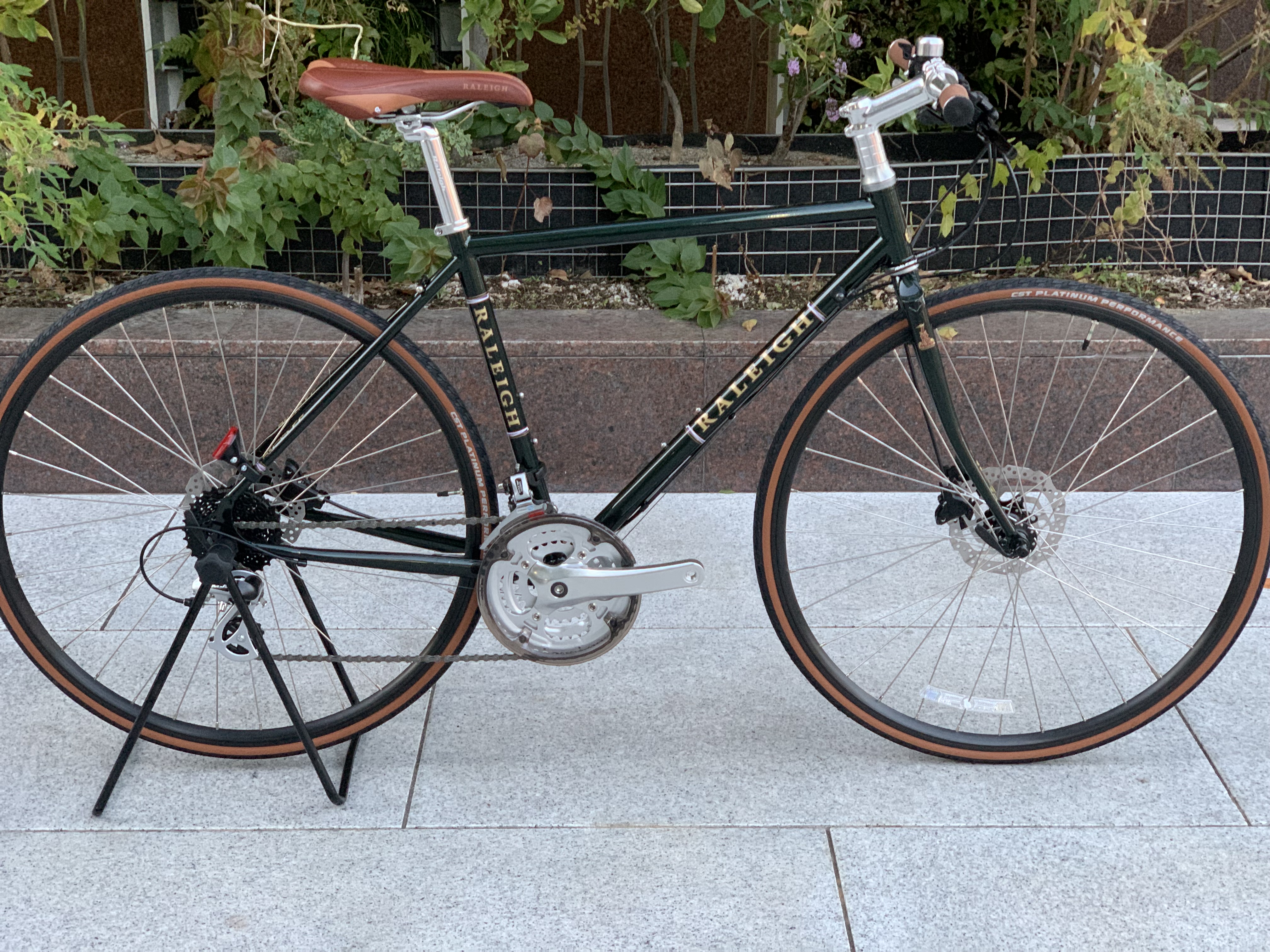 英国生まれ気品漂うクロモリクロスバイクを特別価格でご用意いたしまし