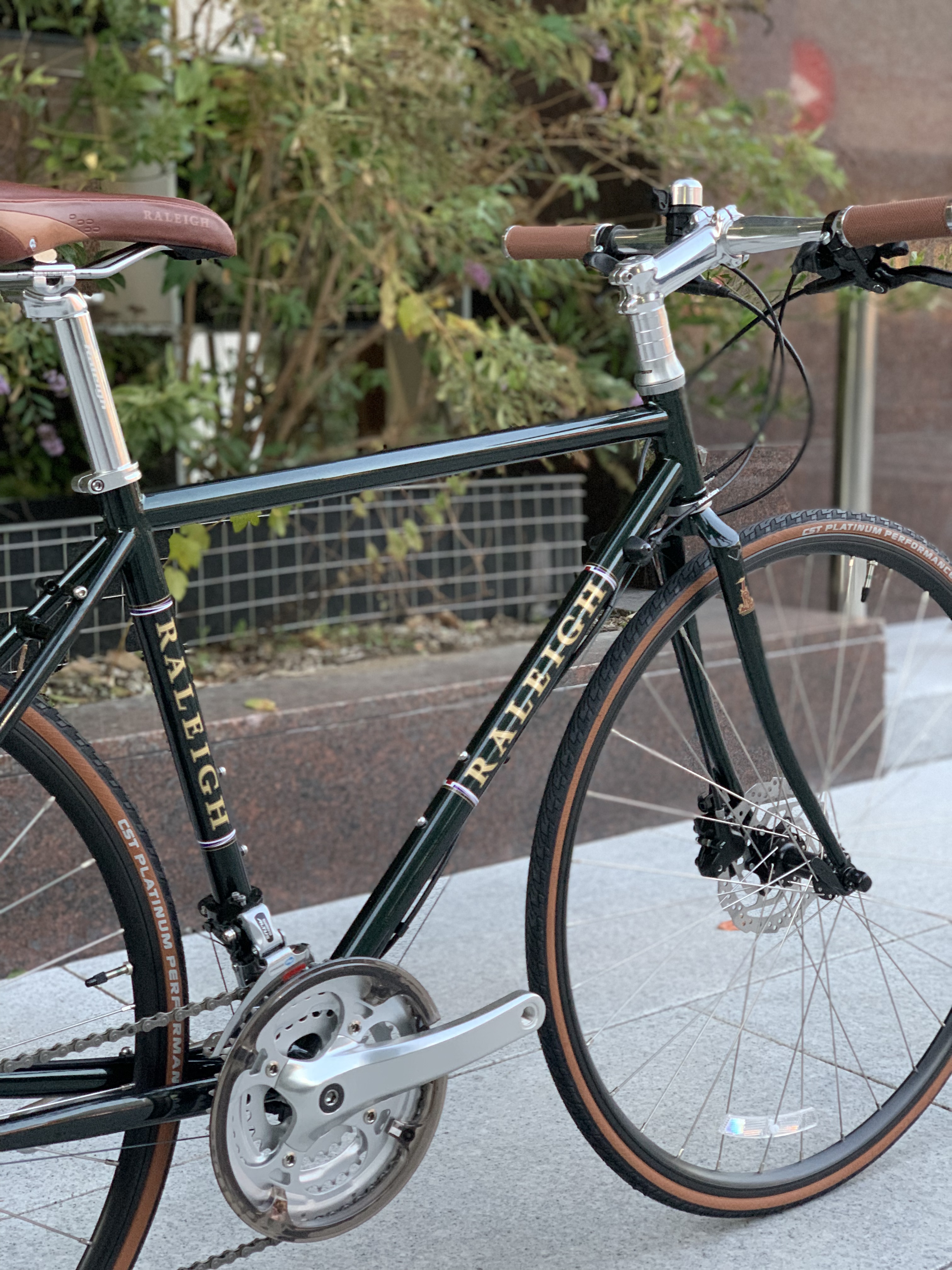 英国生まれ気品漂うクロモリクロスバイクを特別価格でご用意いたしまし