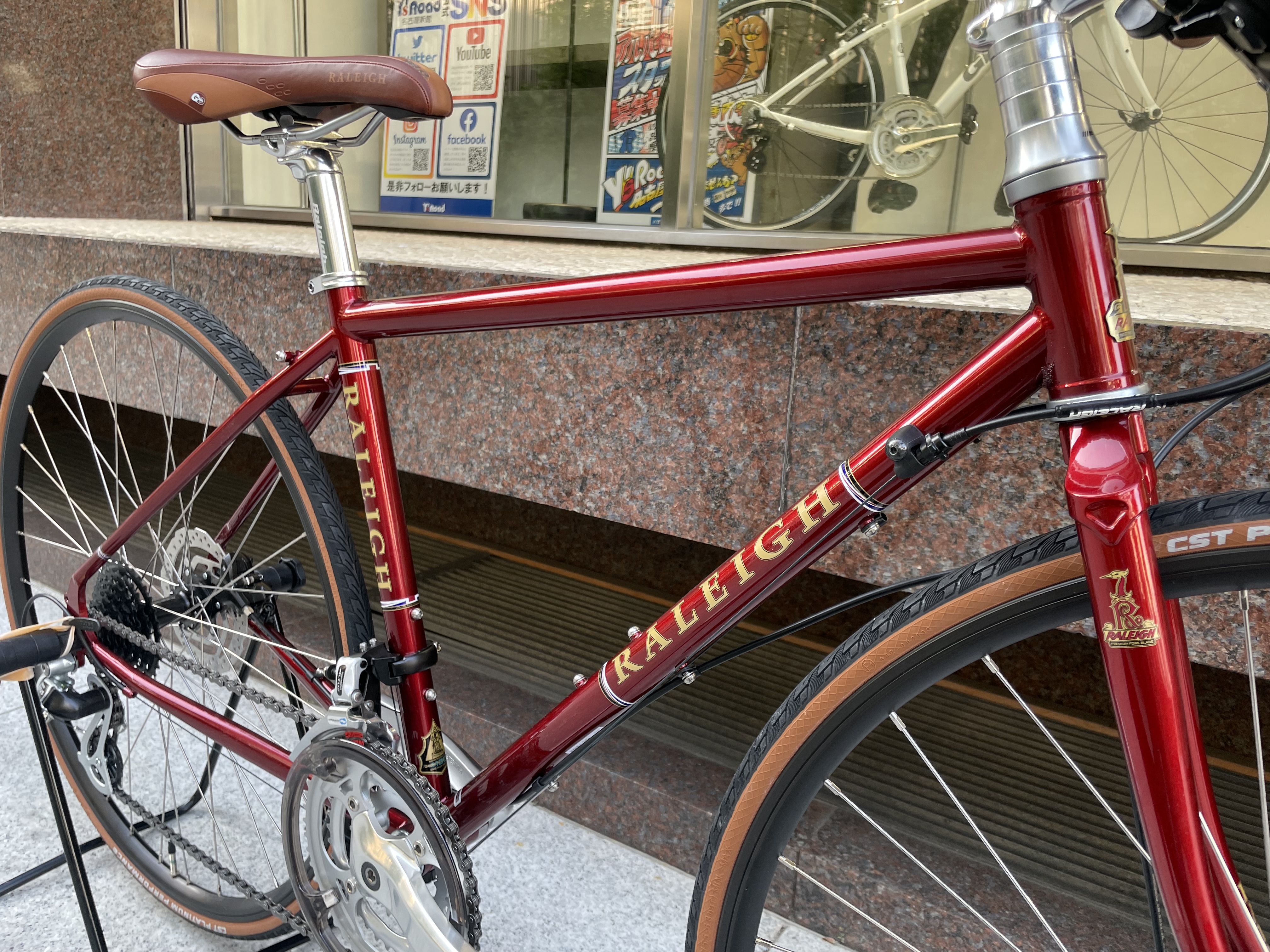 クロモリフレームにはやっぱりクラシカルなデザインがいいなぁ