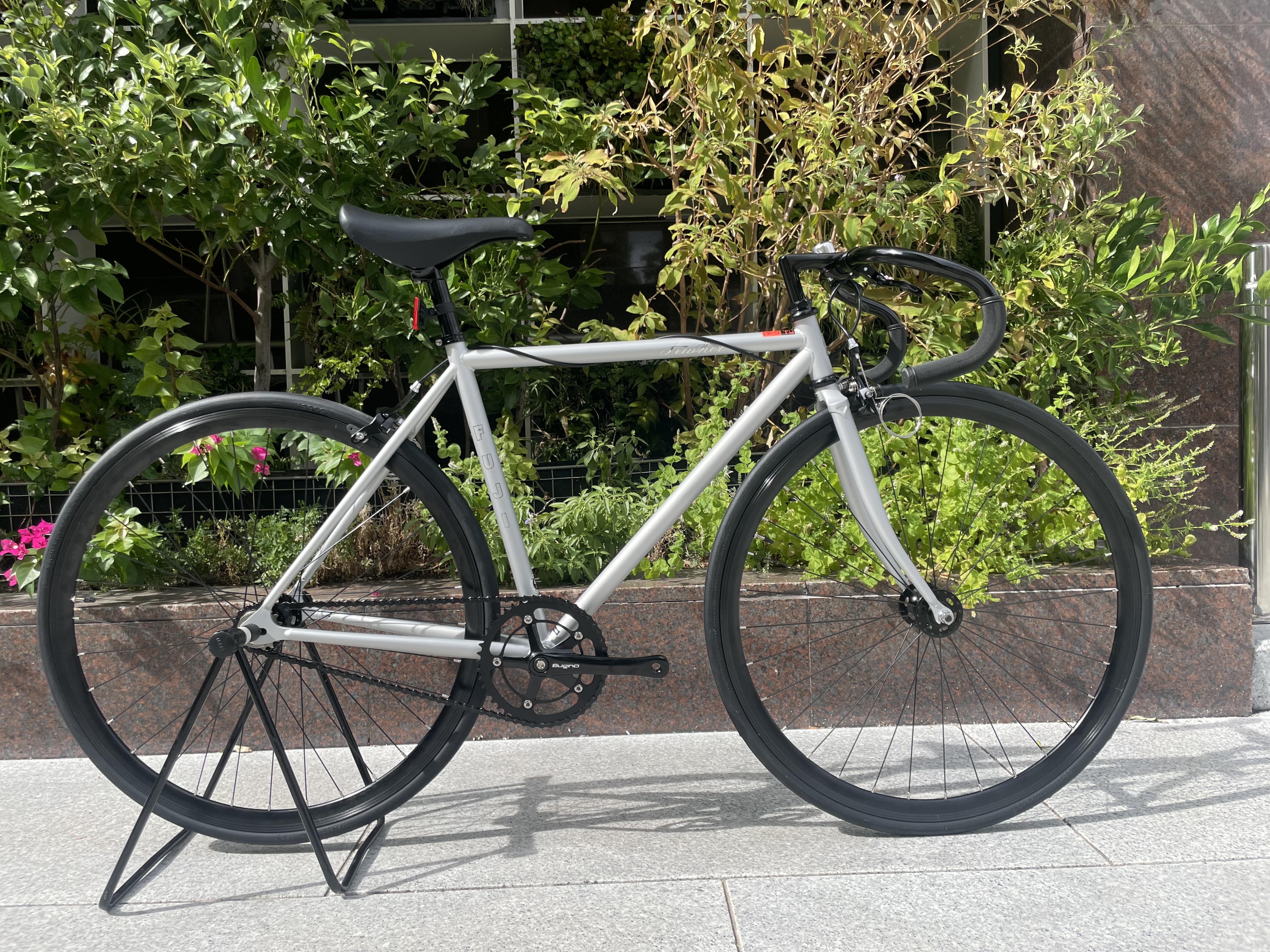 ピストバイク新入荷】FEATHERのカラー違いが2台入荷しました！【FUJI