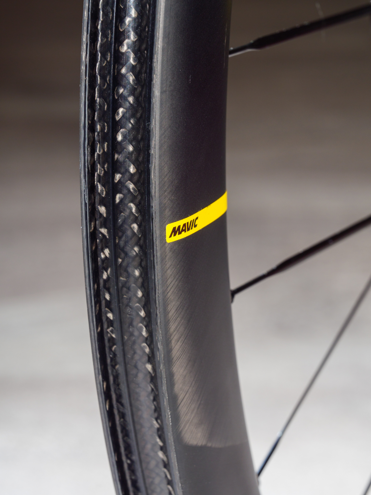 超特価!!】タイヤ幅23C~対応の軽量カーボンホイールが限定1セット大