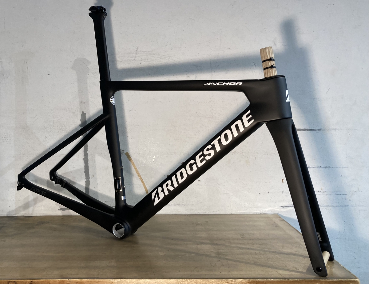 入荷速報！！国内ブランドの意地。【BRIDGESTONE RP9】のフレーム