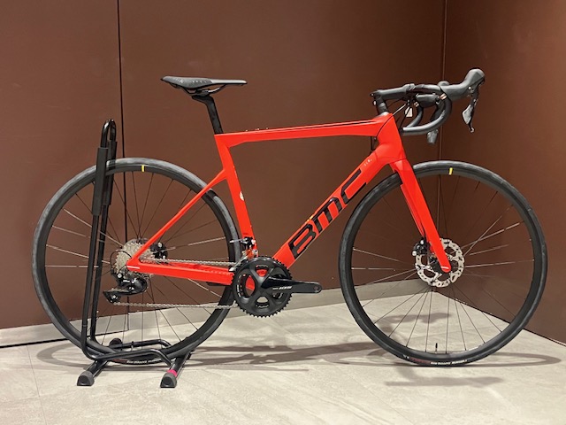 BMC】スパルタンなカーボンバイクが在庫限りの超特価！早い者勝ちです