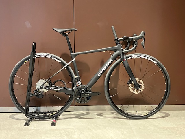 CARRERA】フルカーボンディスクロード×電動変速105が驚きの値段で