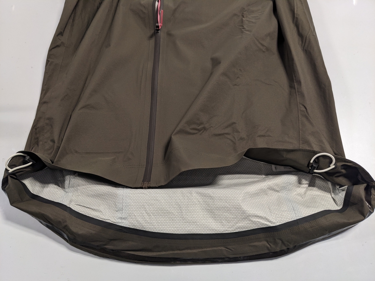 Rapha】CORE RAIN JACKET Ⅱ 雨はもちろん、ウィンドブレーカ代わりの