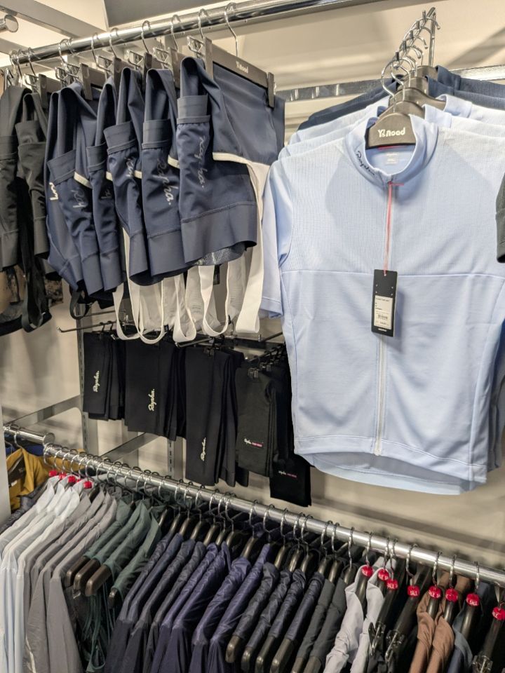 Rapha】軽量ジレ＆軽量ウインドブレーカーに新色登場！ | サイクル