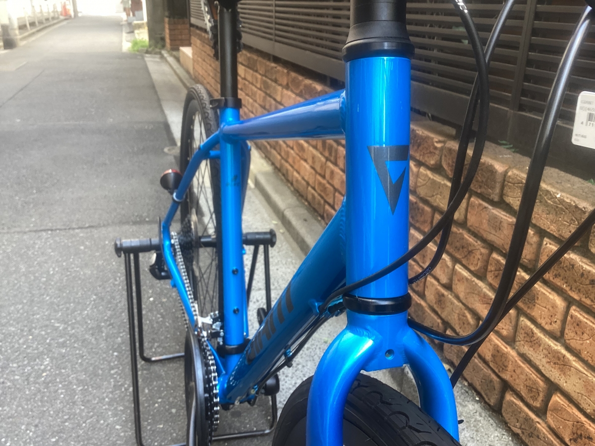 GIANT】超定番クロスバイク“ESCAPE R DISC”のBLUEが超鮮やかでオススメ