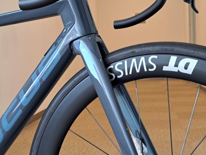 SALE】ハイエンドフレームに電動コンポ、更にはカーボンホイールが