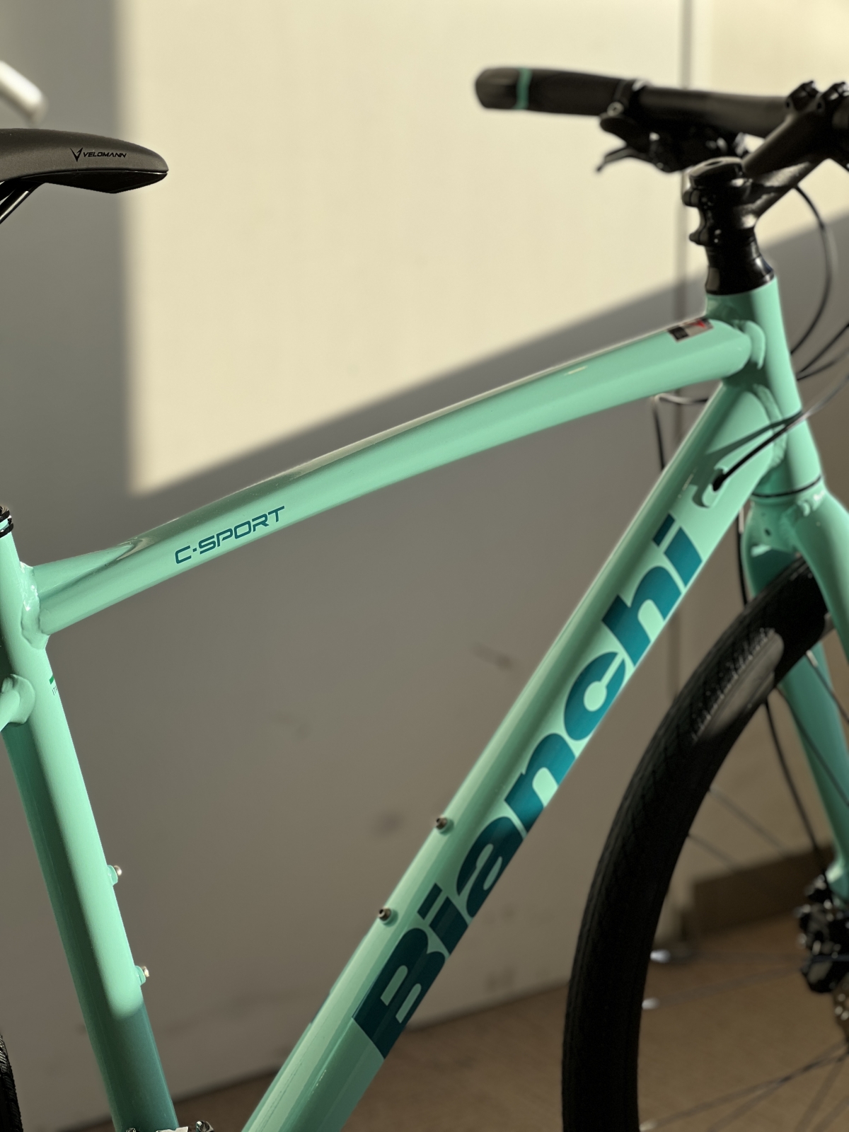 SALE】当店でも人気の高いクロスバイク「Bianchi C-SPORT 2」が少しお
