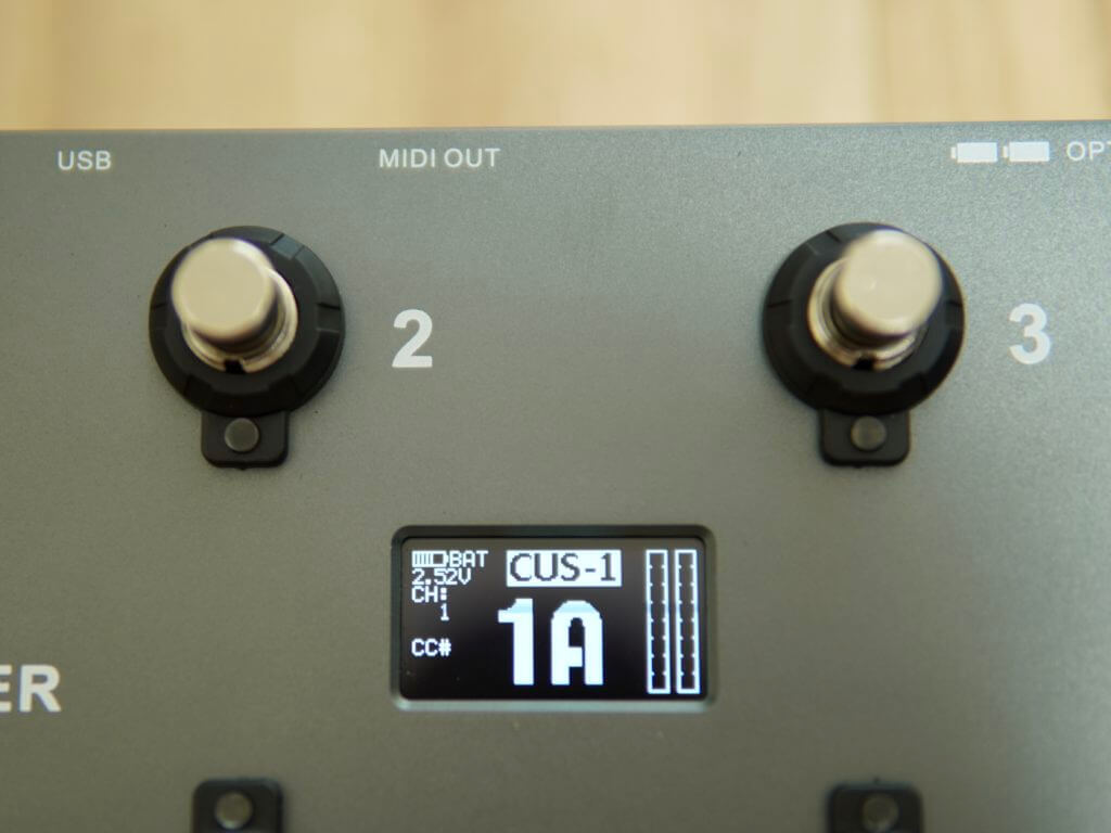 コンパクト軽量・低価格で扱いやすいMIDIフットコントローラー