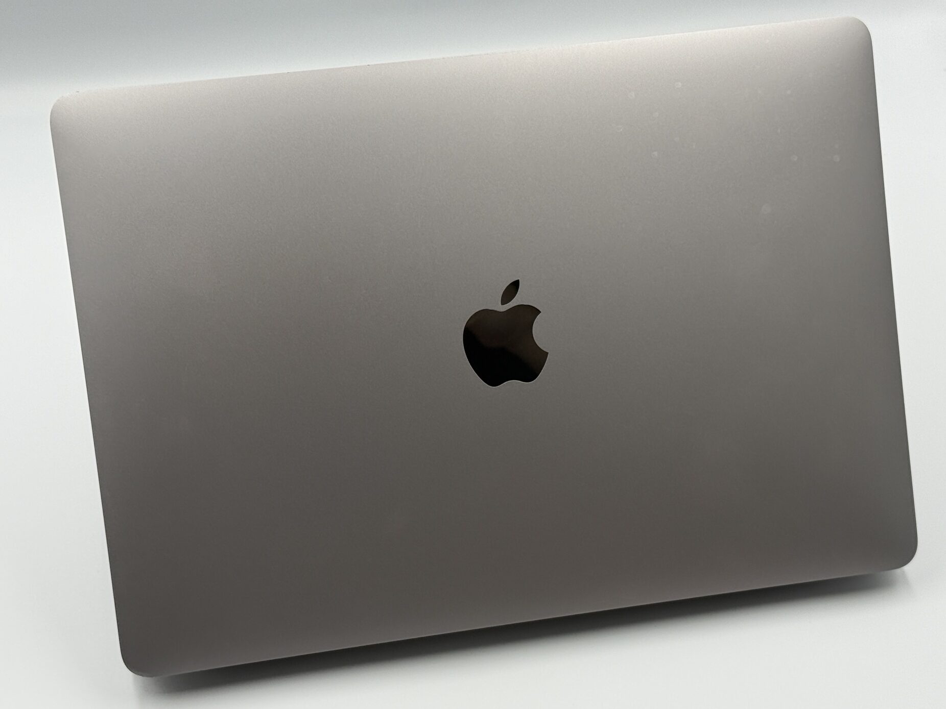 実機レビュー】MacBook Air M4 13インチ（スターライト）を使って感じ