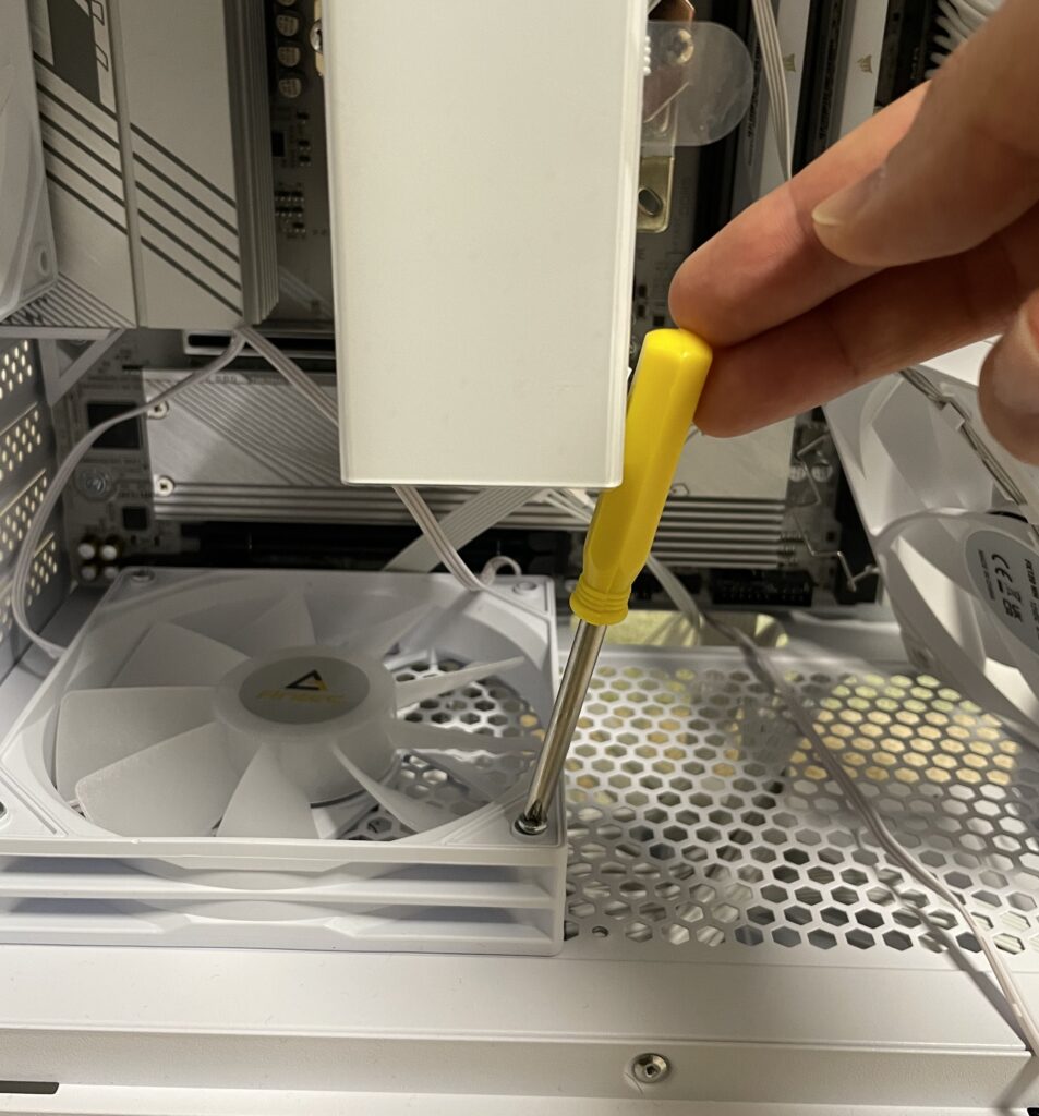 思わぬ落とし穴】新発売の自作PC白ケースAntec CX200M RGB ELITE WHITE