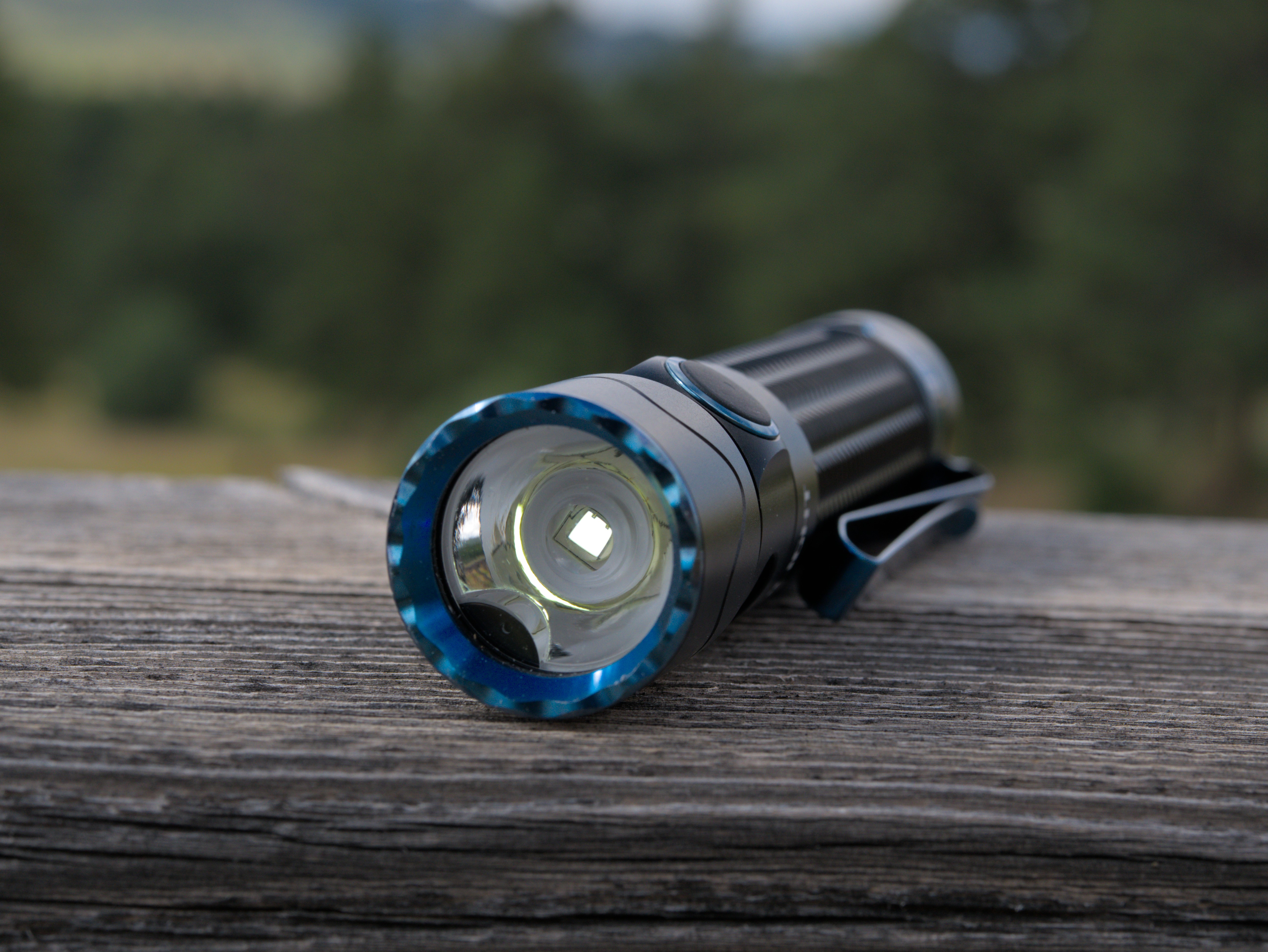 Review: Olight Warrior Mini 2 - a tactical EDC light with an