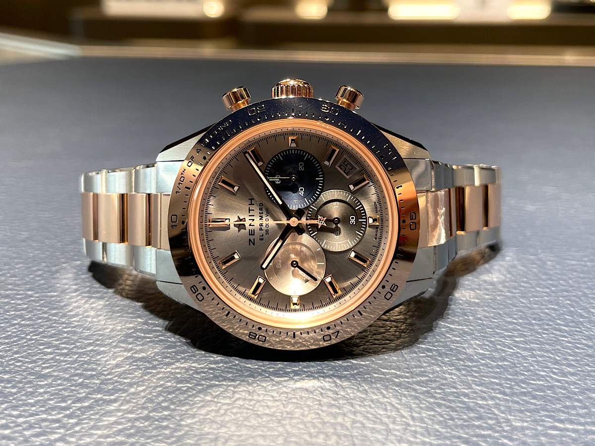 18Kローズゴールド×ステンレスコンビの華やかな『クロノマスター