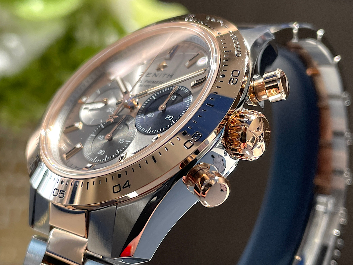 18Kローズゴールド×ステンレスコンビの華やかな『クロノマスター