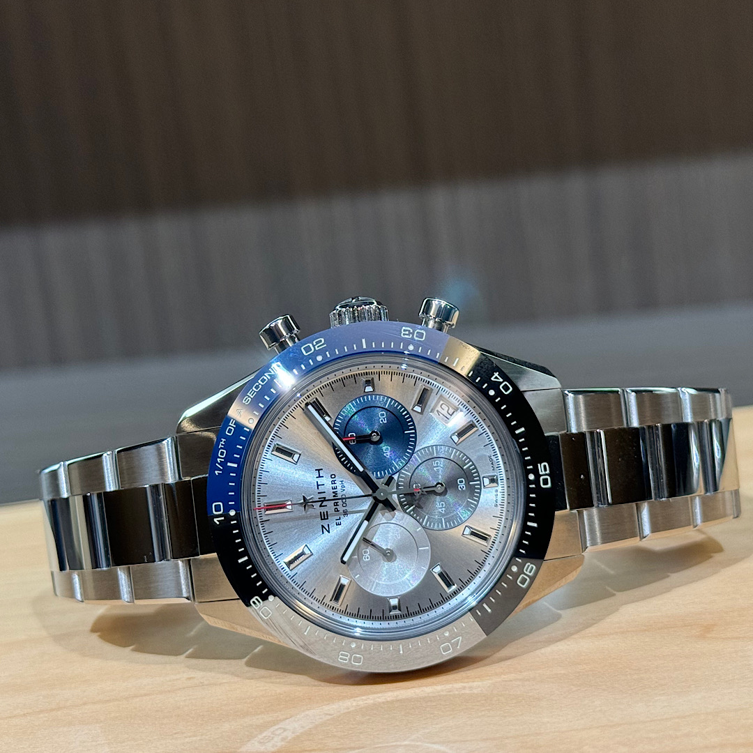 ゼニスの伝統を受け継ぎつつ、現代的な洗練された美しさを実現した