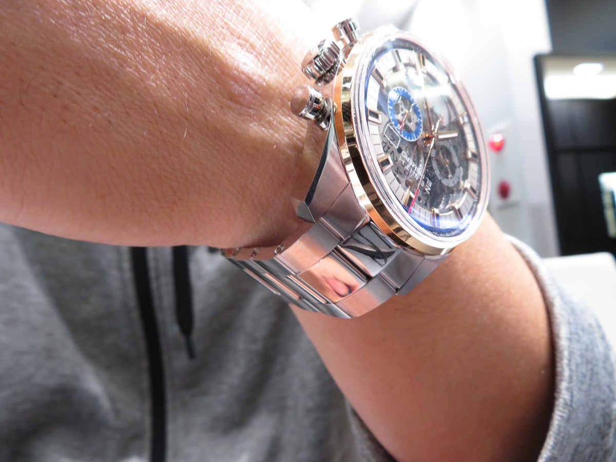 ゼニスエルプリメロフルオープングランドデイトベゼルゴールドに