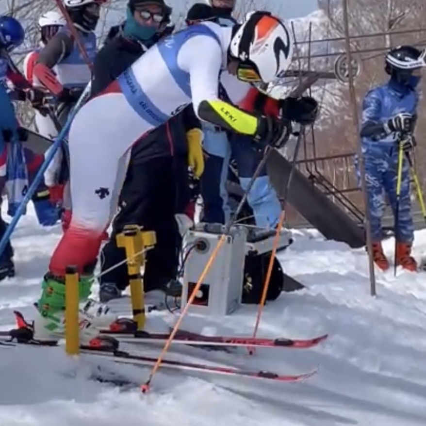 基礎からわかる】アルペンスキーで使えるアームガードについて【徹底解説】