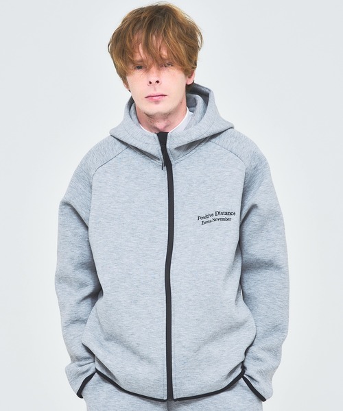 EMMA NOVEMBER（エマノーヴェンバー） パーカー Embroidery ダンボール