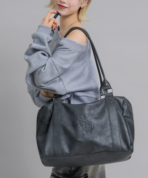 17HR（セブンティーンアワーズ） ボストンバッグ 「大容量収納可