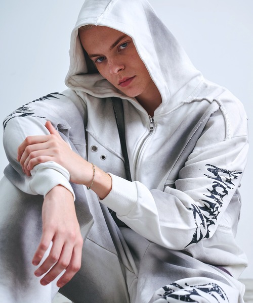 Revo. パーカー Y2Kグランジ スプレー加工 ダブルジップ ショート丈