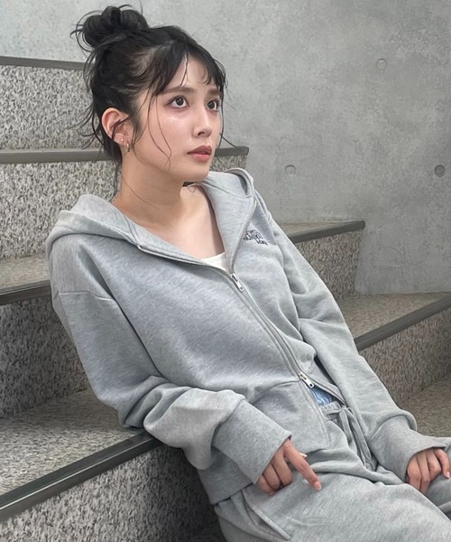 AS KNOW AS（アズノゥアズ） パーカー ワンポイントロゴ刺繍 ダブル