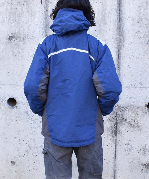 Columbia（コロンビア） ナイロンジャケット 「ヴィンテージ古着」Y2K