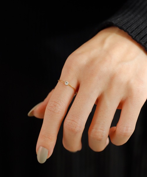 SIENA ROSE（シエナロゼ） 指輪 リング ひねりラインの一粒ダイヤ