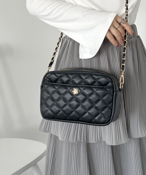 CLEA ショルダーバッグ バッグ フラワーモチーフ キルティング