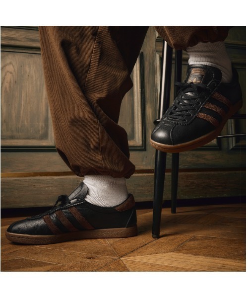 adidas（アディダス） スニーカー TOBACCO タバコ JS1364 CORE/DARK