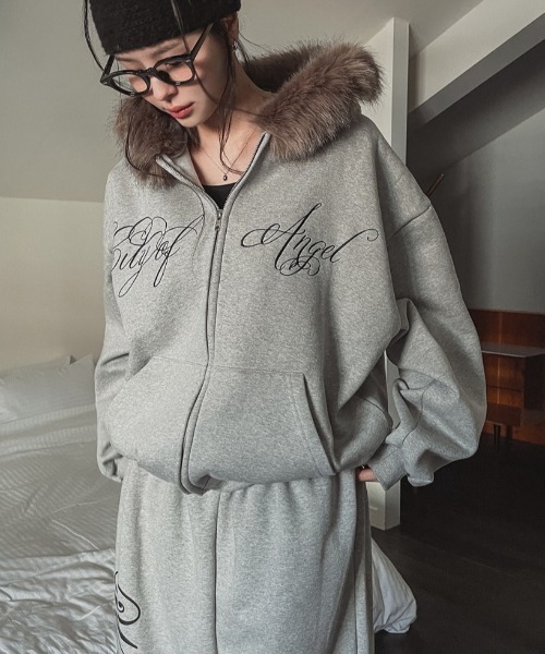 パーカー 裏起毛ファーフードフロントロゴジップパーカー/ファー付き
