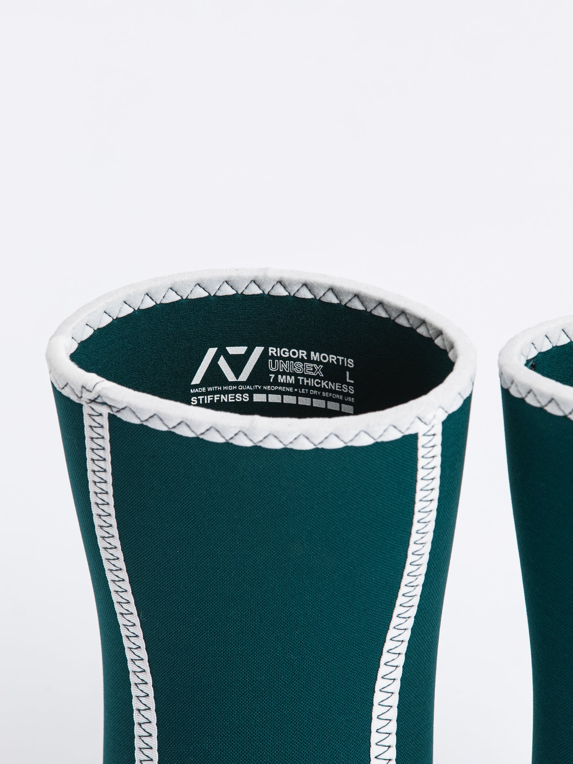Hourglass Knee Sleeves - Emerald Forás - A7