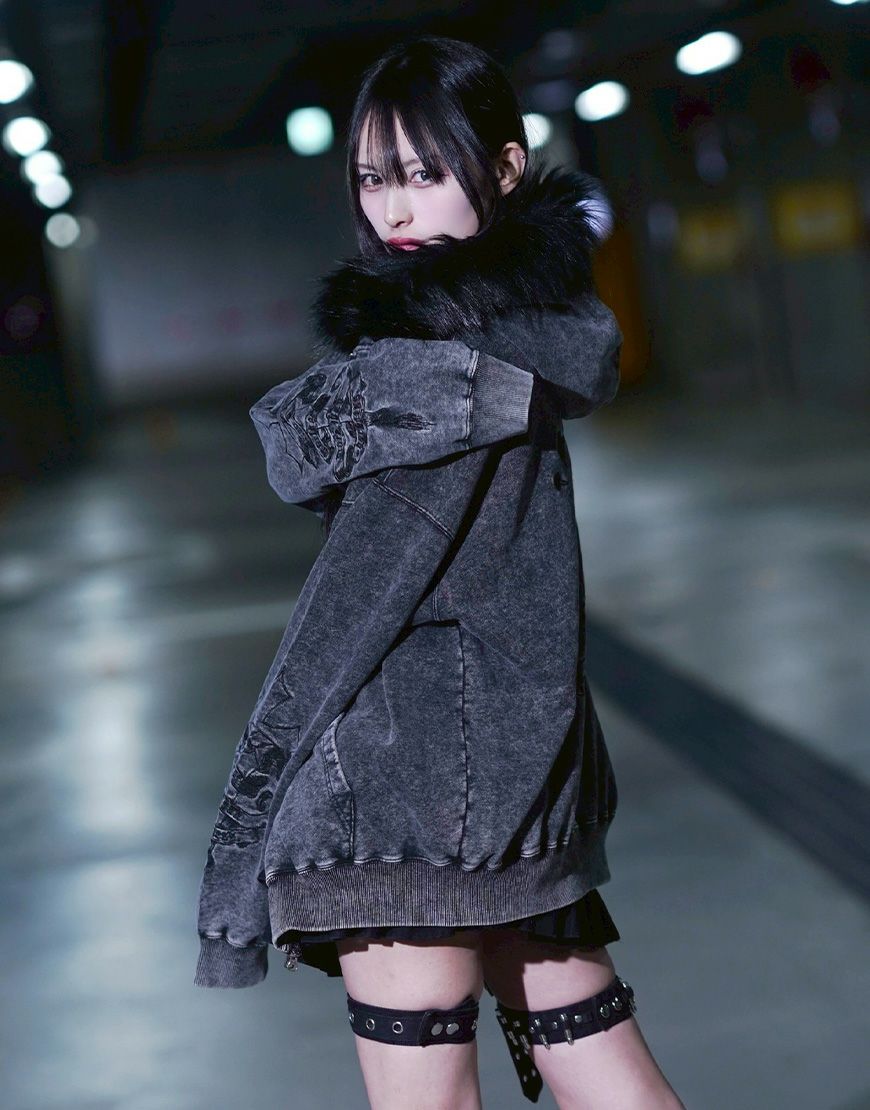 REFLEM【レフレム】ファー付きクロス刺繍ジップアップパーカー/全3色